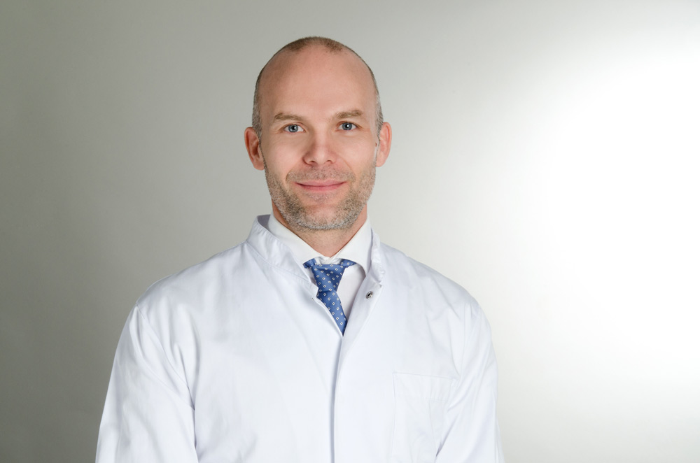 Dr. med. Simon Küpper, Facharzt und Spezialist für Kryolipolyse